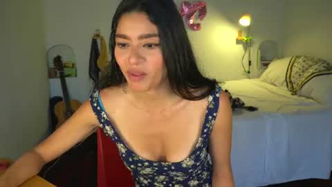 Snapshot of daniisla chatting on August 6, 6:32 pm danalle .. online show from August 6, 6:32 pm