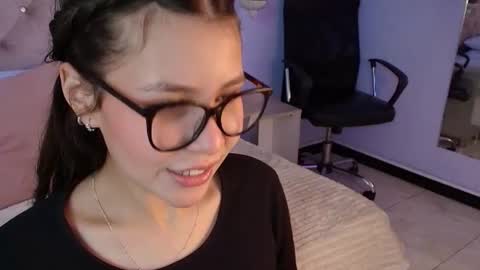 Snapshot of danika_x chatting on June 15, 1:19 am Danika online show from June 15, 1:19 am