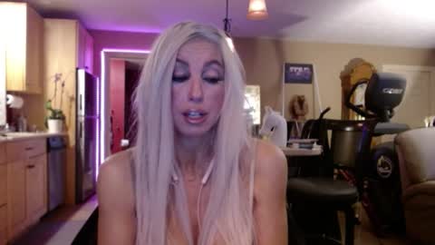 DanikaWhite69 online show from March 4, 2:01 pm