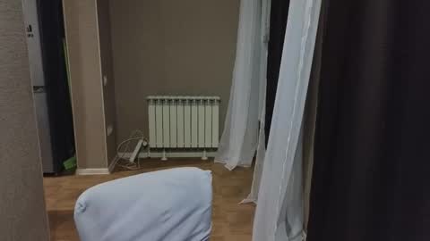 Snapshot of danila_trezzini chatting on February 1, 9:35 pm danila online show from February 1, 9:35 pm