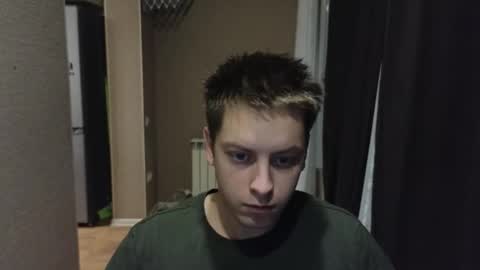 Snapshot of danila_trezzini chatting on February 4, 4:57 pm danila online show from February 4, 4:57 pm