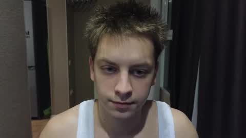 Snapshot of danila_trezzini chatting on February 5, 6:01 pm danila online show from February 5, 6:01 pm