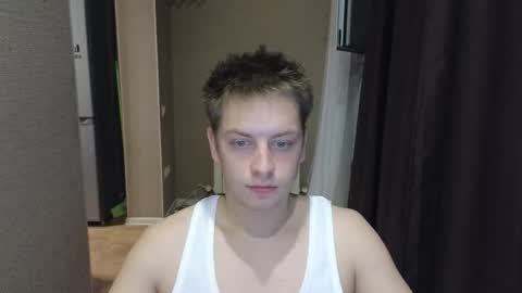 Snapshot of danila_trezzini chatting on February 6, 10:13 pm danila online show from February 6, 10:13 pm