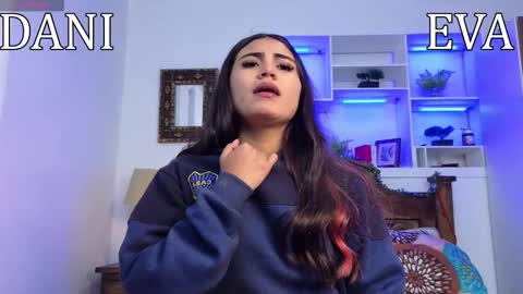 Snapshot of danilu_eva21 chatting on February 1, 7:12 pm Danilu and Eva online show from February 1, 7:12 pm