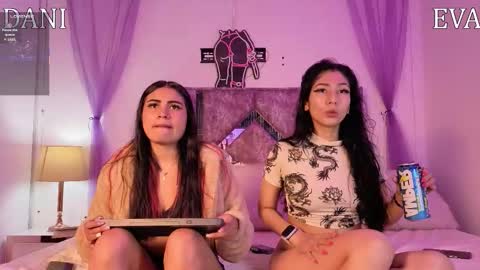 Snapshot of danilu_eva21 chatting on February 24, 6:50 pm Danilu and Eva online show from February 24, 6:50 pm