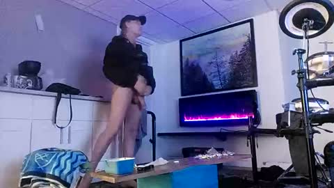 danimal5000 online show from October 9, 4:54 am