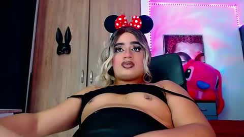 danipein online show from October 18, 10:43 pm