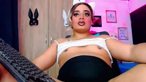 danipein online show from November 8, 1:22 pm