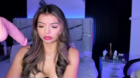 Dani Phonenix online show from February 8, 8:42 pm