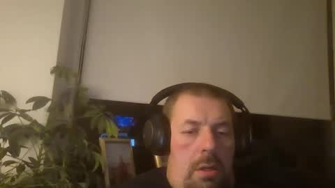 danishman1980 online show from November 16, 12:38 am