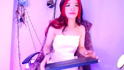Snapshot of danita_veelz chatting on October 18, 4:37 am danita_veelz online show from October 18, 4:37 am