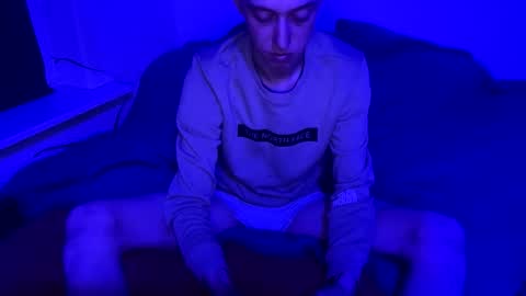 danlshkarl9000 online show from April 26, 11:24 pm