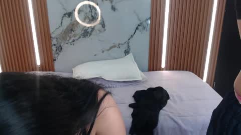 Danniela y Victoria online show from April 21, 8:23 pm