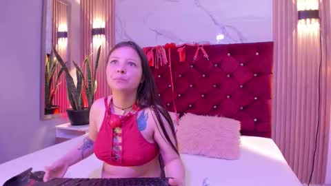 Danna  online show from February 1, 7:45 pm