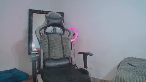 danna isabella online show from April 20, 8:21 pm