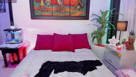 DANNA online show from February 3, 5:40 pm