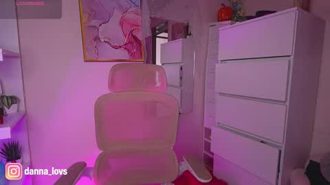 Danna Lovs online show from October 21, 5:35 pm