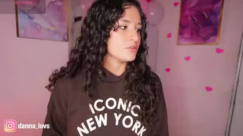 Danna Lovs online show from February 16, 2:02 pm