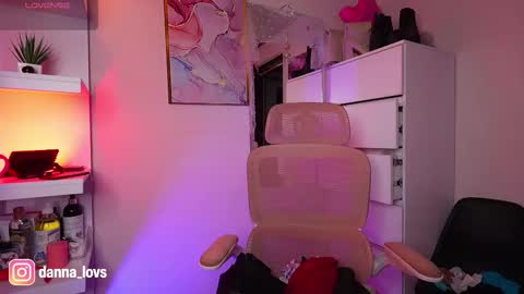 Danna Lovs online show from March 22, 2:53 pm