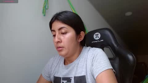 Snapshot of danna_peterson chatting on October 23, 8:18 pm Danna online show from October 23, 8:18 pm