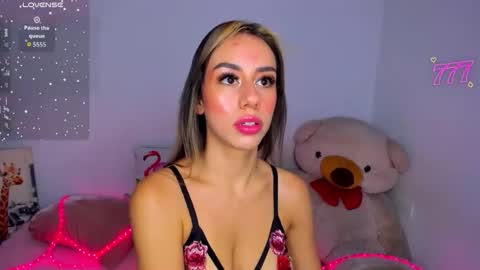 Danna Rhodes online show from May 8, 6:41 am
