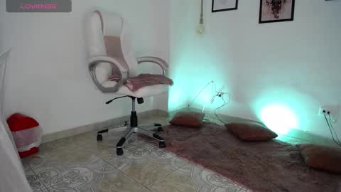 Danna online show from March 11, 10:49 pm