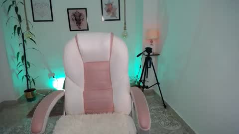 Danna online show from April 11, 11:20 pm