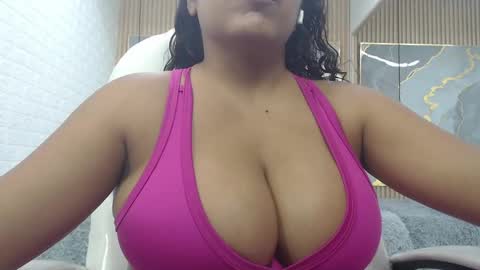 danna online show from September 22, 8:22 pm