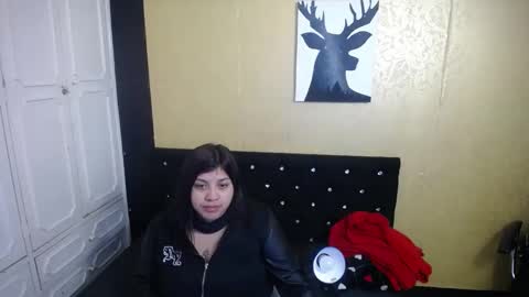 Snapshot of dannagarza chatting on December 31, 3:34 am Danna Garza online show from December 31, 3:34 am