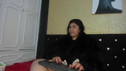 Snapshot of dannagarza chatting on February 9, 10:42 am Danna Garza online show from February 9, 10:42 am