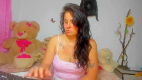 Danna Sofia jeins online show from October 2, 9:05 am
