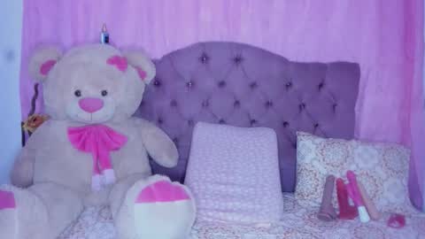 Danna Sofia jeins online show from February 25, 1:21 pm