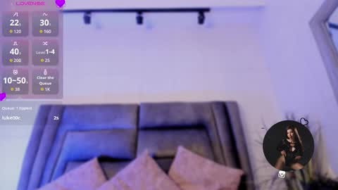 Danna online show from November 5, 7:14 pm