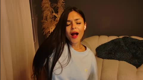 Snapshot of dannalut chatting on January 16, 1:37 am Danna online show from January 16, 1:37 am