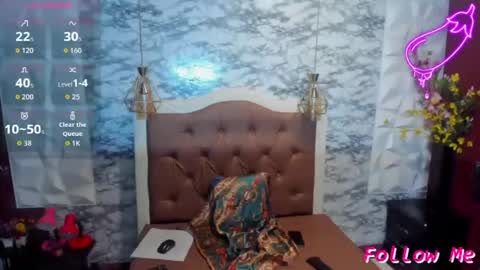 Snapshot of dannapetitee chatting on June 25, 5:12 am Danna online show from June 25, 5:12 am