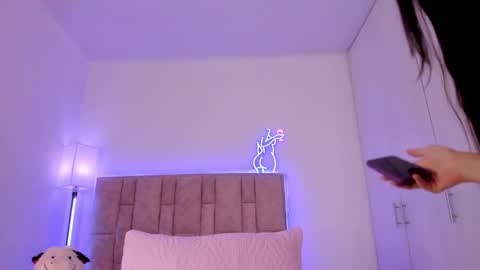 Snapshot of dannate1 chatting on February 16, 12:41 am danna online show from February 16, 12:41 am