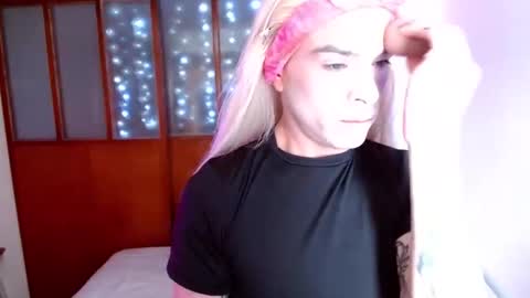 Snapshot of dannihotboy02 chatting on February 21, 7:15 pm danni online show from February 21, 7:15 pm