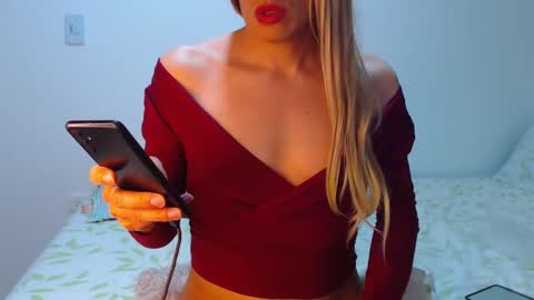 Snapshot of danny4hot chatting on November 19, 3:06 am Danny4hot online show from November 19, 3:06 am