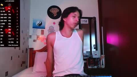 Snapshot of danny__phantom chatting on December 16, 6:57 pm phantom555 online show from December 16, 6:57 pm