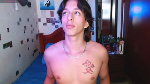 Snapshot of danny__phantom chatting on February 18, 7:10 pm phantom555 online show from February 18, 7:10 pm