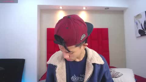 Snapshot of danny__santoro chatting on December 21, 1:07 pm Danny online show from December 21, 1:07 pm