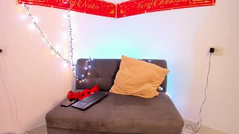 danny_and_lara online show from December 4, 3:32 pm