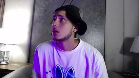 Snapshot of dannydee_ chatting on January 13, 9:31 pm dannydee online show from January 13, 9:31 pm