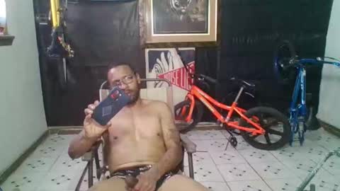 Snapshot of dannydrags chatting on February 14, 10:06 pm dannydrags online show from February 14, 10:06 pm