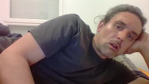 Snapshot of danslecul291563 chatting on April 12, 2:27 am danslecul291563 online show from April 12, 2:27 am