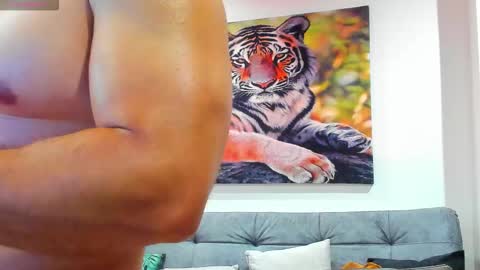 Snapshot of dante_adamss chatting on February 21, 2:45 am DANTE online show from February 21, 2:45 am