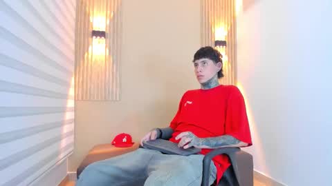 Snapshot of dante_armstrong chatting on December 4, 4:00 am dante_armstrong online show from December 4, 4:00 am