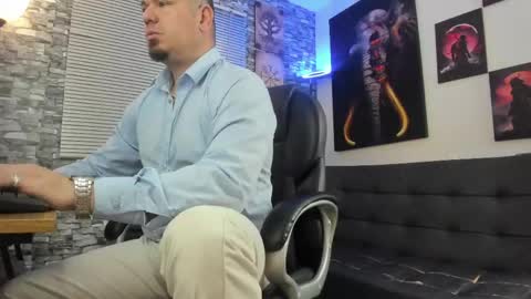 Snapshot of dante_bellini chatting on June 2, 2:41 pm dante_bellini online show from June 2, 2:41 pm