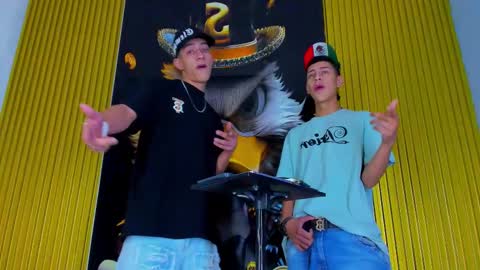 dante_brown1 online show from October 31, 8:32 pm