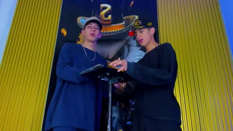 dante_brown1 online show from November 10, 9:58 pm